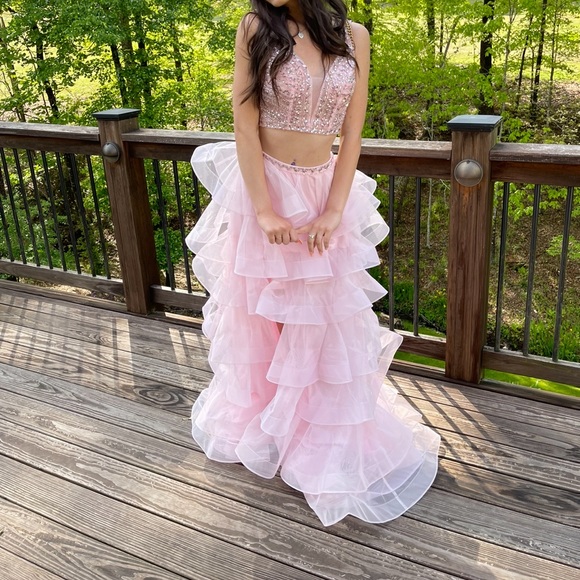 Ellie Wilde Mon Cheri Two-piece Prom/Formal Size 00 - Picture 3 of 11